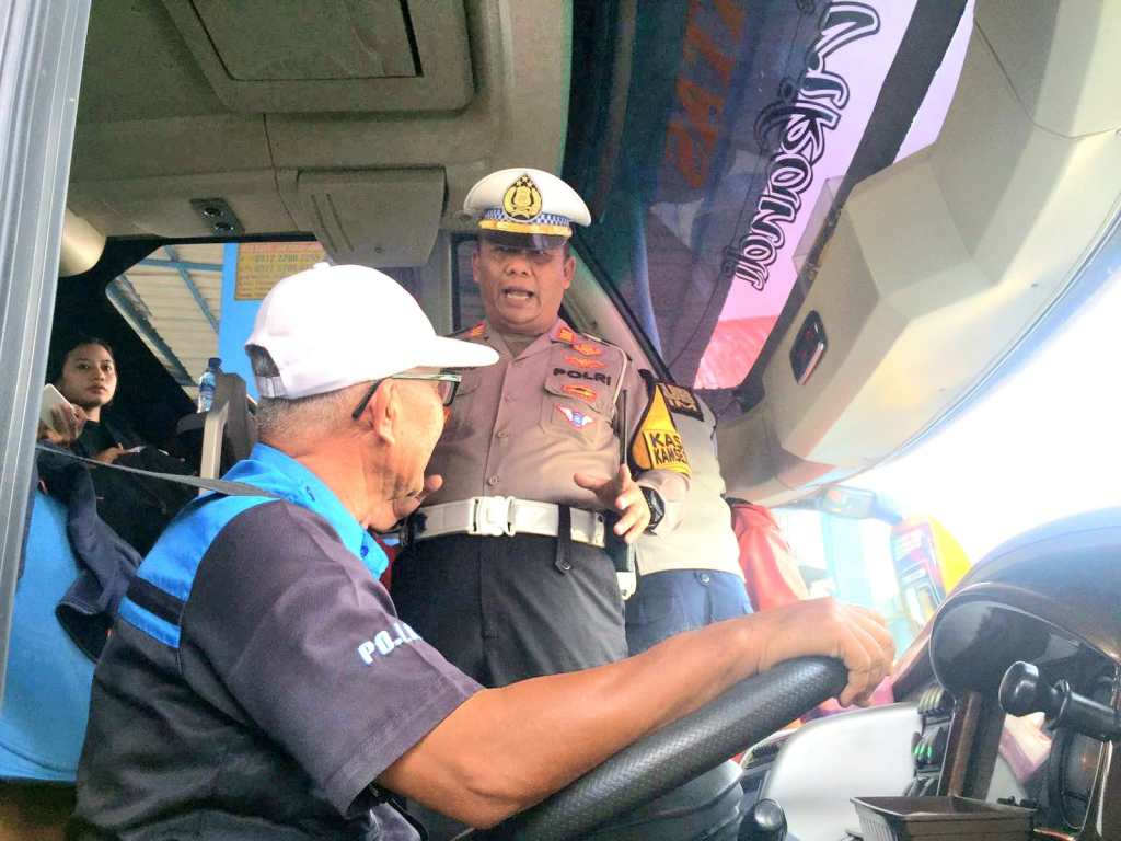Sopir Bus di Minak Koncar Lumajang Wajib Tertib&nbsp;Lalin