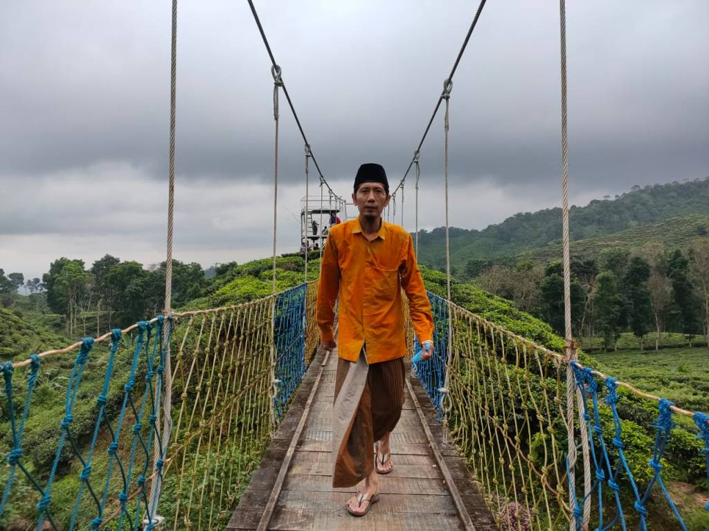 Tantangan dan Peluang Ekonomi Ibu Nyai di Era Digital Bisnis&nbsp;Online