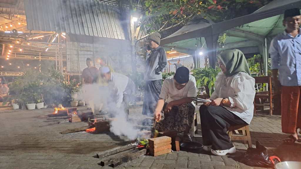 Cak Thoriq Ning Fika Ngeliwet Bareng Asparagus&nbsp;Lumajang