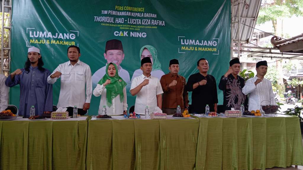 Inilah Sosok Dibalik Gandengnya Cak Thoriq dan Ning Fika&nbsp;Lumajang