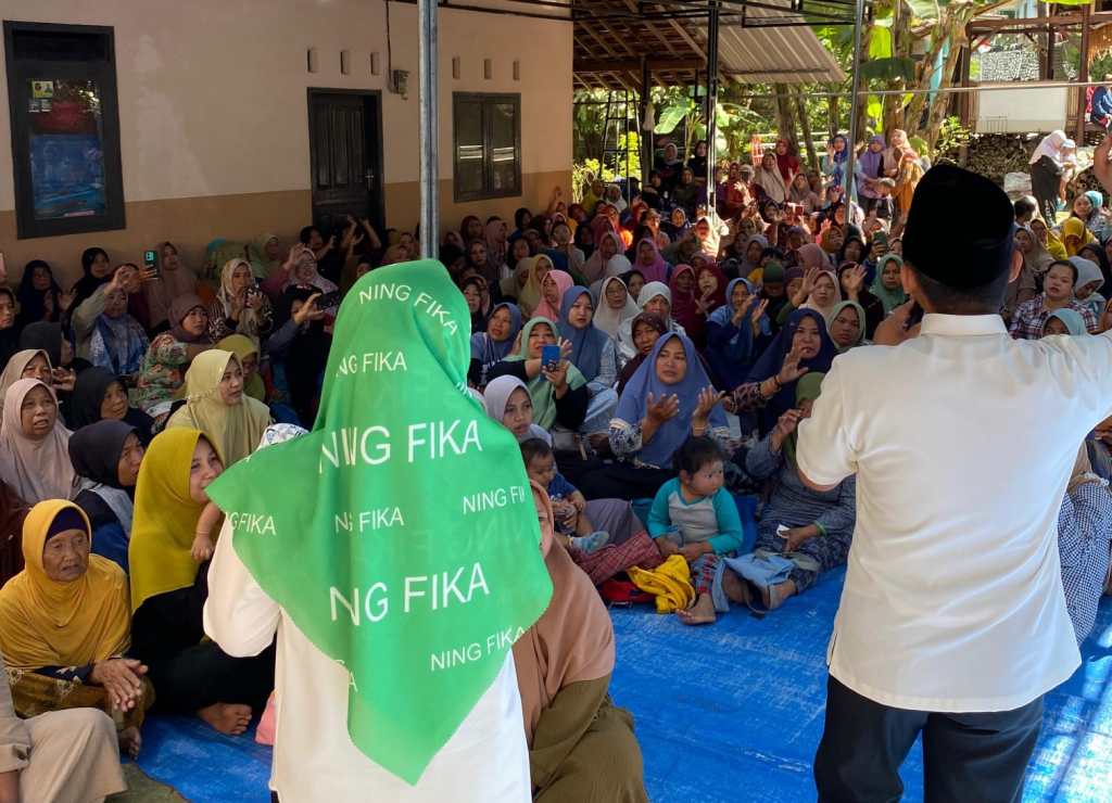 Cak Thoriq Ning Fika Disambut Antusias Masyarakat&nbsp;Lumajang