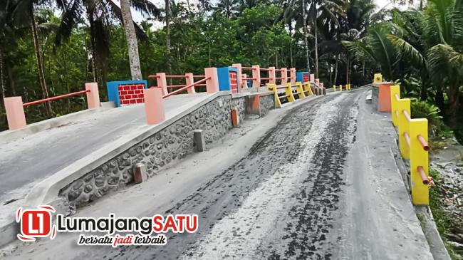 Warga Sumberwuluh Lumajang Rayakan Proyek Jalan dan Jembatan Khusus&nbsp;Tambang
